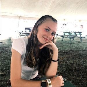 Meet your Posher, Abbie